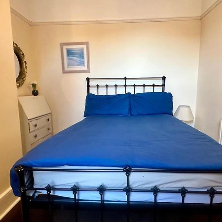 4 Bed Homely Retreat - Wolverhampton Exteriör bild