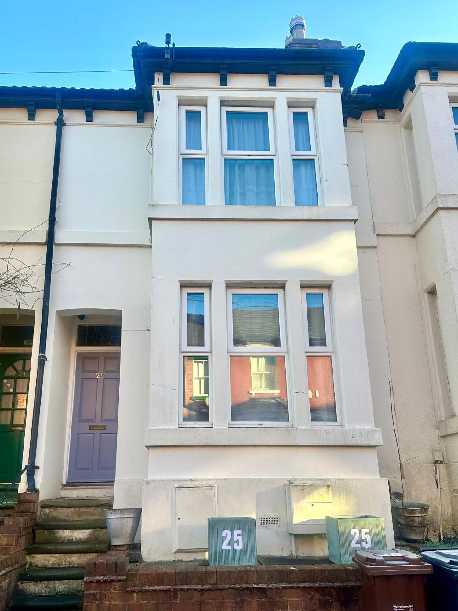 4 Bed Homely Retreat - Wolverhampton Exteriör bild